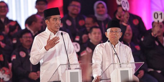Usai Debat, Jokowi Cipika Cipiki Prabowo dan Sandi Cium Tangan Ma'ruf Amin