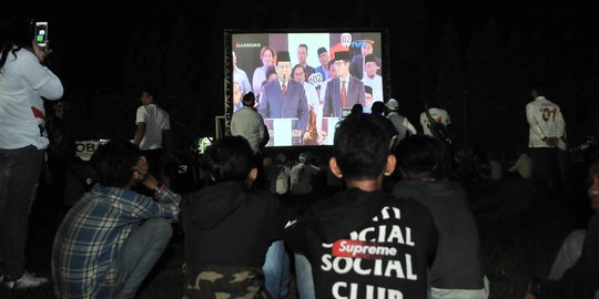 Antusias Pendukung Nonton Bareng Debat Pertama Capres-Cawapres