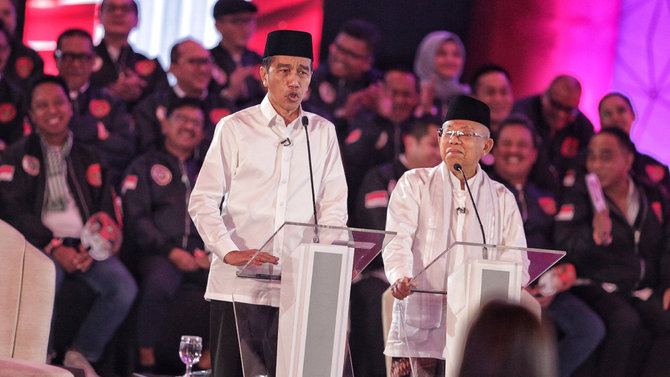 jokowi maruf saat debat pertama