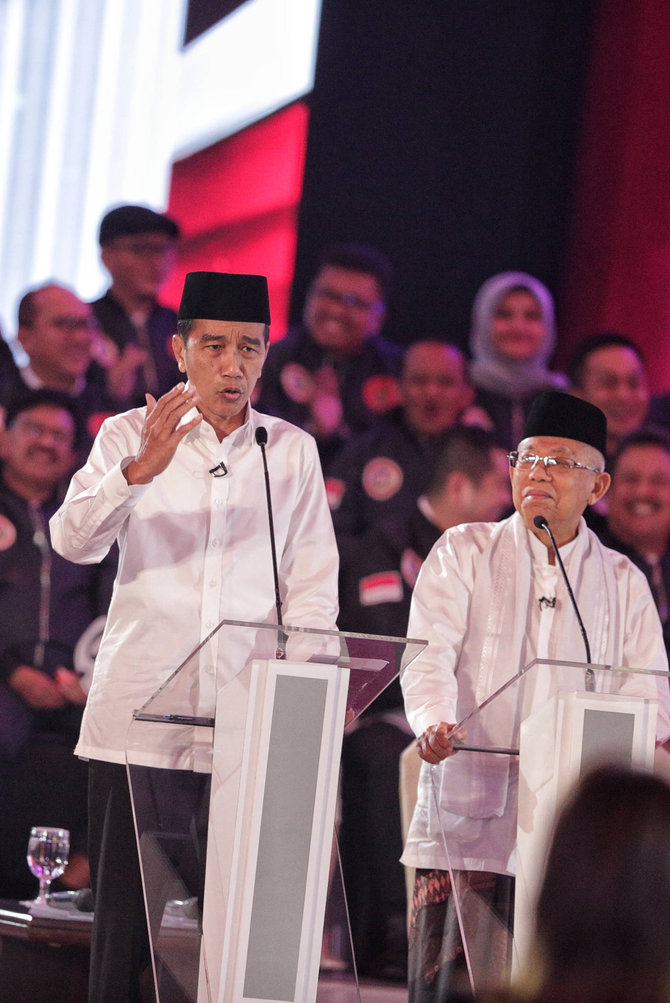 jokowi maruf saat debat pertama