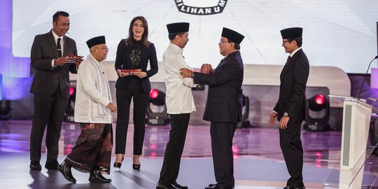 Jokowi-Ma'ruf dan Prabowo-Sandi Konsisten Intip Jawaban Bocoran Soal dari KPU