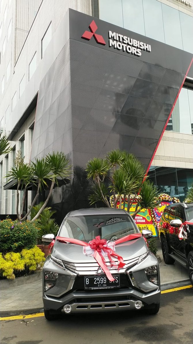 diler baru mitsubishi nusantara sudirman