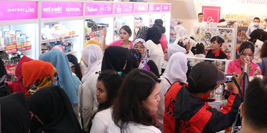 Mengunjungi '3 In 1 Store' di Tangerang