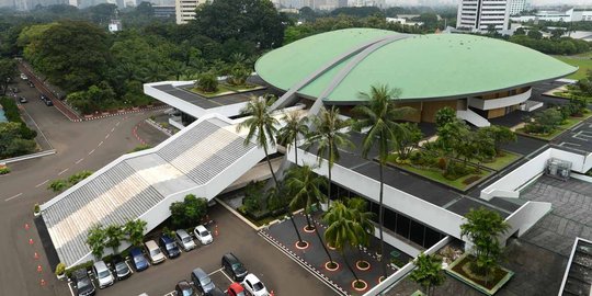 Mimpi Milenial Melenggang ke Senayan