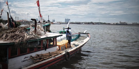Kapal Terbalik Diterjang Ombak, Nelayan di Kebumen Tewas