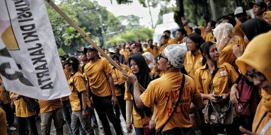 Massa Pendukung Partai Hanura Geruduk KPU RI