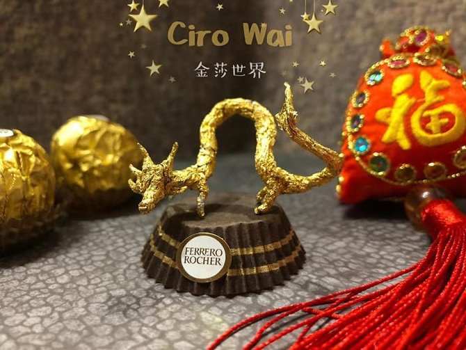 patung mungil dari kertas pembungkus cokelat karya ciro wai