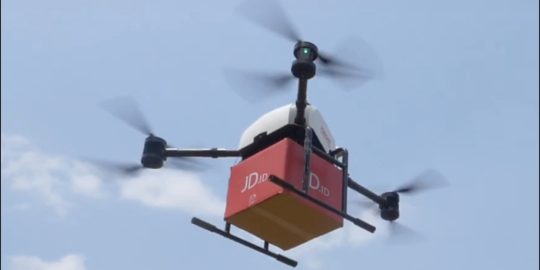 JD.com Pamer Kesuksesan Pengiriman Paket Pakai Drone di Indonesia di Pertemuan WEF