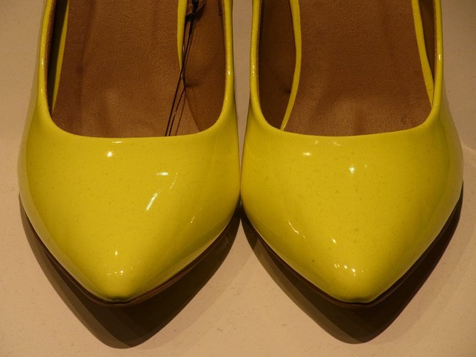 ilustrasi high heels