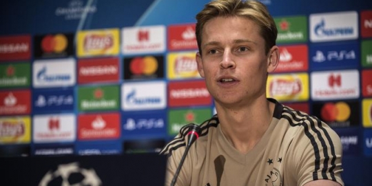 Resmi Bergabung, Ini Harga Transfer Frenkie de Jong ke Barcelona