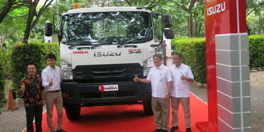 Gebrakan Isuzu Indonesia di 2019: Luncurkan New Giga Tractor Head dan Tagline Baru