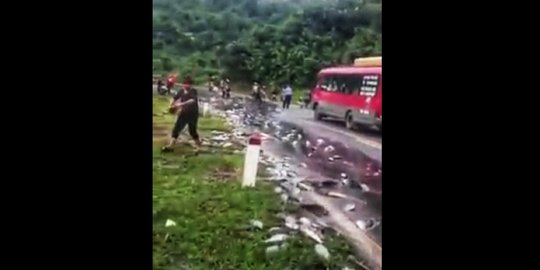 Heboh Video Banjir Ikan di Waduk Wadas Lintang Kebumen dinyatakan Hoaks