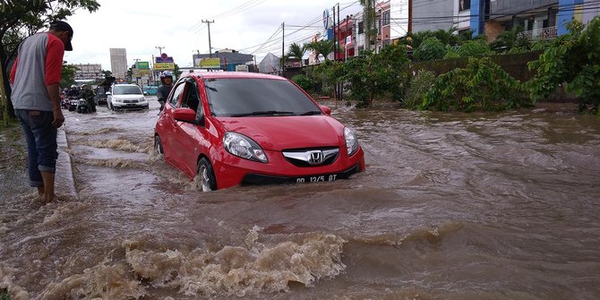 30 Orang Meninggal Akibat Banjir di Sulawesi Selatan