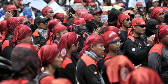 Ribuan Buruh Demo di Kantor Disnaker Bekasi, Lalu Lintas Sekitar Lokasi Macet