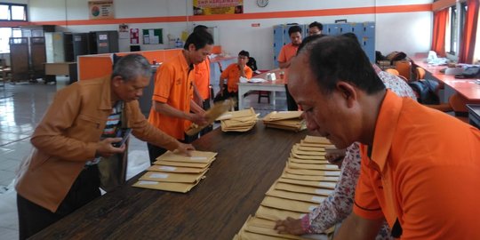 Tak Hanya Masjid, 6.000 Tabloid Indonesia Barokah di Sleman Juga Dikirim ke Pesantren