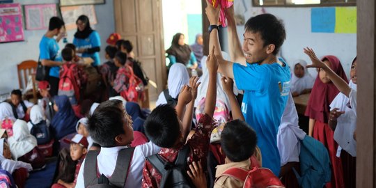 Millenials Krakatau Steel Beri Dukungan Psikososial di Wilayah Terdampak Tsunami