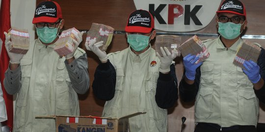 KPK Tunjukan Barang Bukti OTT Bupati Mesuji Senilai Rp 1,2 Miliar