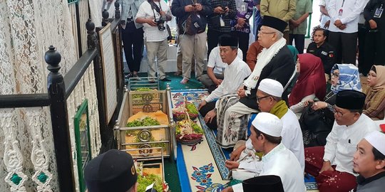 Ma'ruf Amin Ziarah ke Makam Syekh Muhammad Arsyad al-Banjari di Kalsel