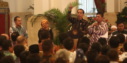 Bagikan Sertifikat di Tangsel, Jokowi Cerita Kerap Dicurhati Masalah Sengketa Tanah