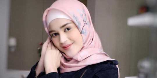 Unggah Barang Endorsement, Cut Meyriska Disangka Pamer Cincin Tunangan