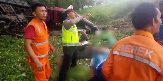 Menantu Eks Wabup Tangerang Jadi Korban Tewas Kecelakaan Bus Bima Suci di Cipularang
