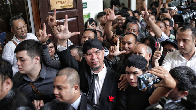 sidang vonis ahmad dhani