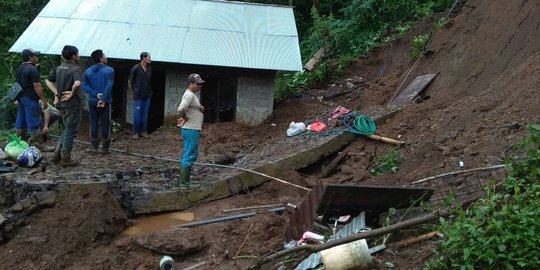 Satu Keluarga di Buleleng Meninggal Akibat Tertimbun Longsor