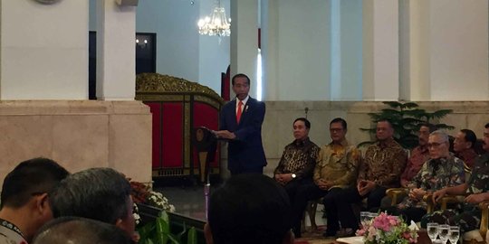 Jokowi Pimpin Rapat dengan Jenderal TNI-Polri dan Mantan Kapolri-Panglima