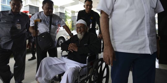 Usai Berobat di RSCM, Abu Bakar Ba'asyir Kembali ke Gunung Sindur