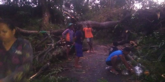 Hujan dan Angin Rusak 2 Rumah dan Robohkan Baliho di Sleman