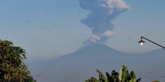 Merapi Terus Keluarkan Lava Pijar, Pagi Ini tercatat 6 Kali