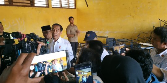 Jokowi Segera Perbaiki SMPN 1 Muara Gembong yang Rusak Parah