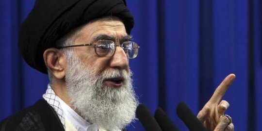 Khamenei Peringatkan AS Tak Gunakan Kekuatan Militer di Venezuela