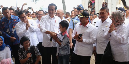 Kejadian-Kejadian Tak Terduga Dialami Jokowi saat Blusukan