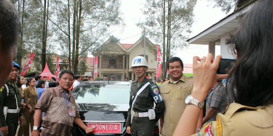 online terobos rombongan presiden rev1