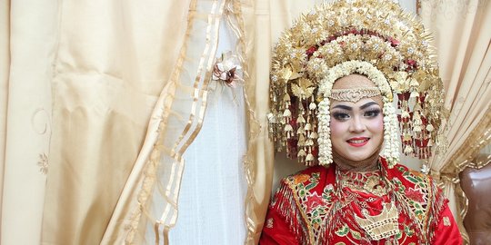 4 Daerah di Indonesia di mana Wanita Jadi yang Melamar Pasangan