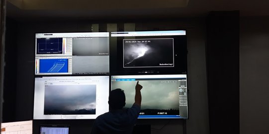Awan Panas Guguran Gunung Merapi Sebabkan Hujan Abu di Boyolali dan Klaten