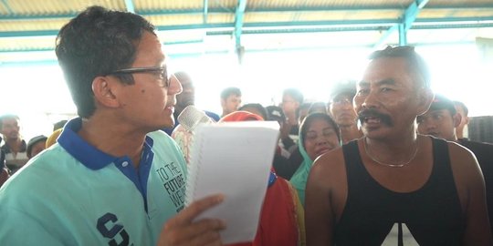 Sopir Truk Curhat ke Sandiaga: Tol Bikin Kita Bangkrut Pak