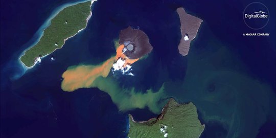 Anak Krakatau Mengalami Kegempaan Tremor, Zona Bahaya 5 Km dari Kawah