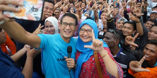 Lari Pagi di Alun-Alun Demak, Sandiaga Dapat Banyak Sumbangan Warga