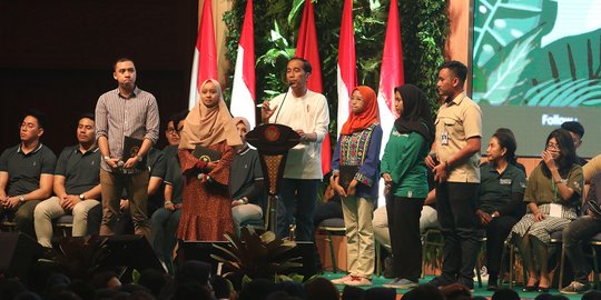 Gaya Jokowi Hadiri Spirit of Millenials: Green Festival