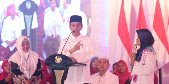 Kunjungan ke Jatim, Jokowi Datangi Ponpes Al-Anwar & Hadiri Ngopi Bareng Milenial