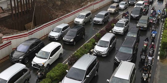 Jakpro Bantah Proyek LRT Jadi Penyebab Banjir di MT Haryono dan Kelapa Gading