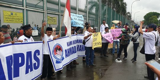 Relawan Prabowo-Sandi Demo di Rutan Cipinang, Tuntut Keadilan Buat Ahmad Dhani