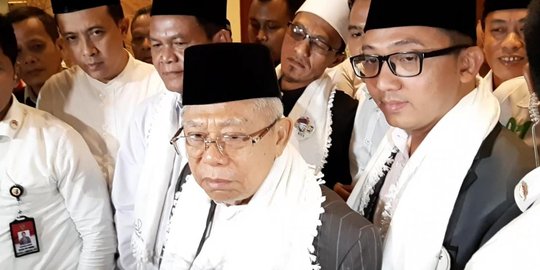 Dukung Jokowi-Ma'ruf, Komunitas Haji Sindir Sebutan Santri untuk Sandiaga