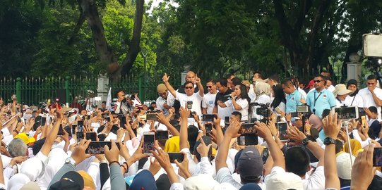 Ditemani Anies Baswedan, Prabowo Buka Gerak Jalan Sehat Relawan 02