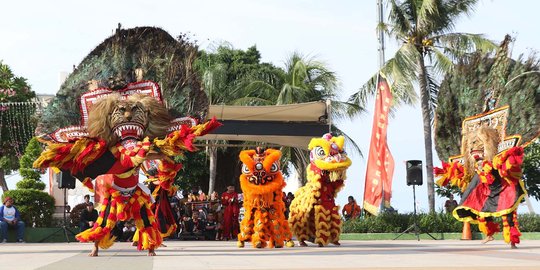 Atraksi Barongsai dan Reog Ponorogo Hibur Pengunjung Ancol