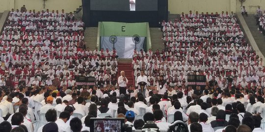 Depan Jokowi, Pegawai Harian Lepas Curhat Minta Diangkat jadi PNS