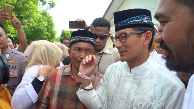 sandiaga berziarah ke makam sultan malikussaleh