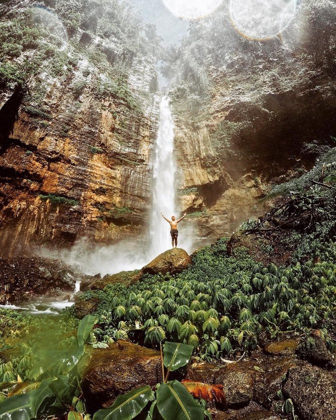 air terjun kapas biru